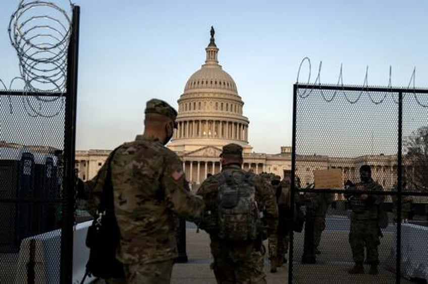 fortress dc trumps inauguration braces for the worst with troops drones and fences