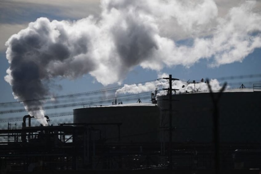 fossil fuel plans by producing nations threatens 15c limit un