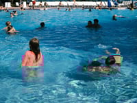 Four Syrian Migrants Arrested over Alleged Sexual Assault of Nine Young Girls at German Swimming Pool