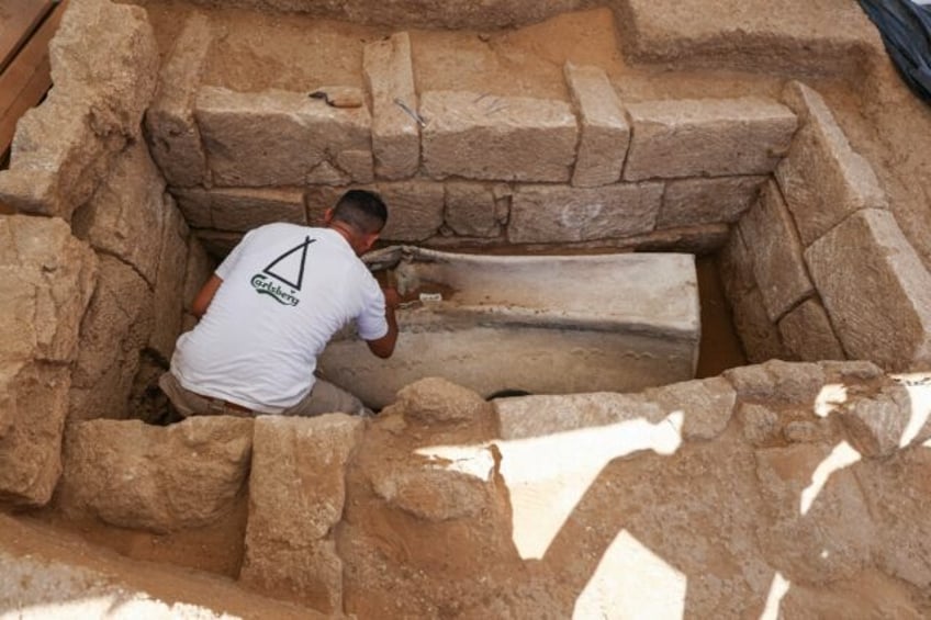 four tombs discovered in roman necropolis in gaza