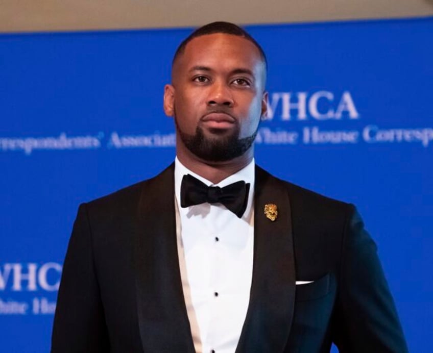 fox names lawrence jones as fourth host of its morning fox friends franchise