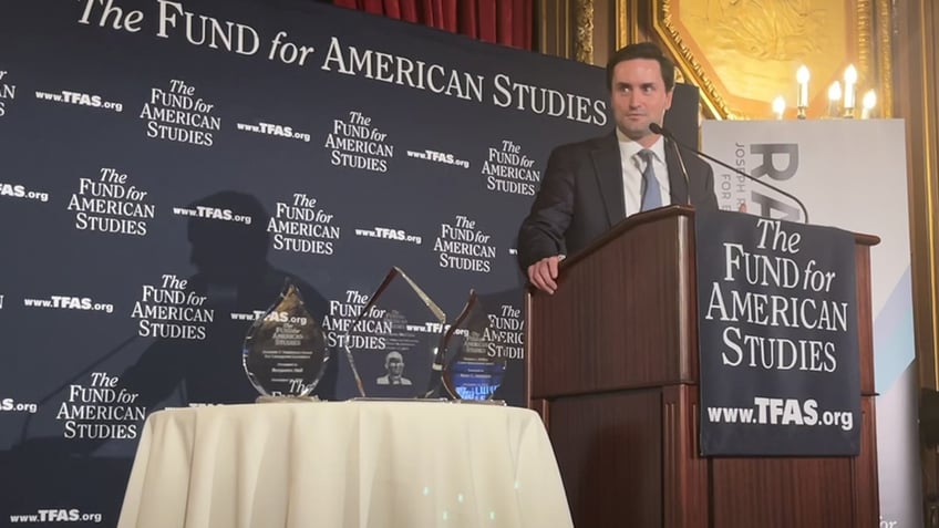 fox news benjamin hall spotlights the importance of journalism during touching speech