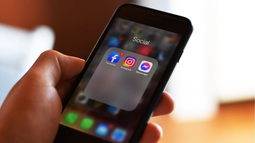 Social media apps on phone