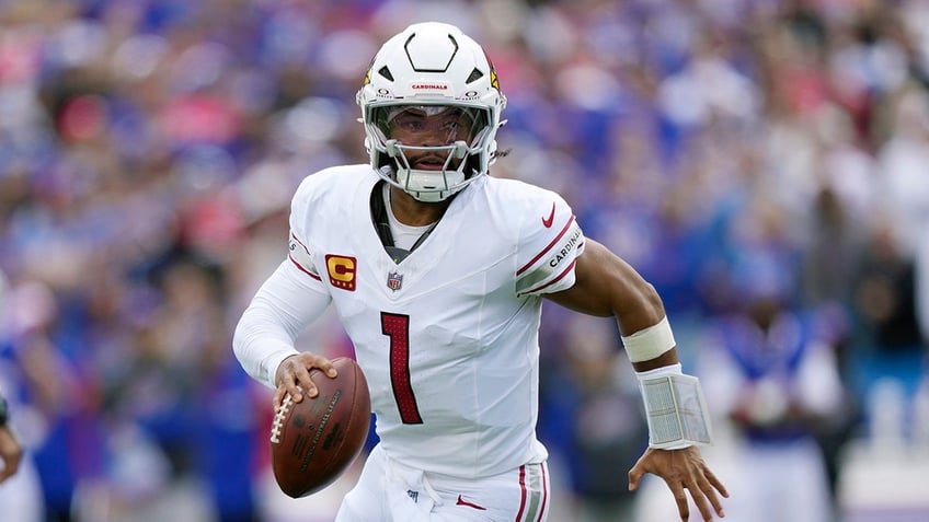 Kyler Murray in action