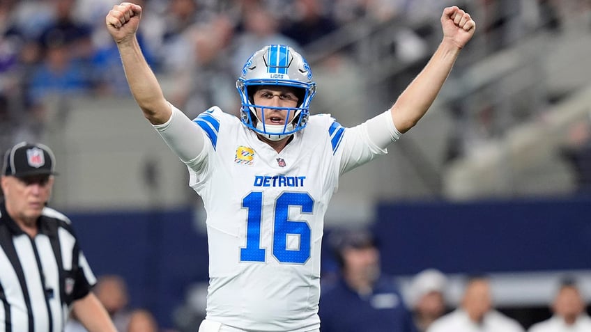 Jared Goff celebrates