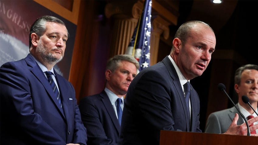 Ted Cruz, Mike Lee at news conference