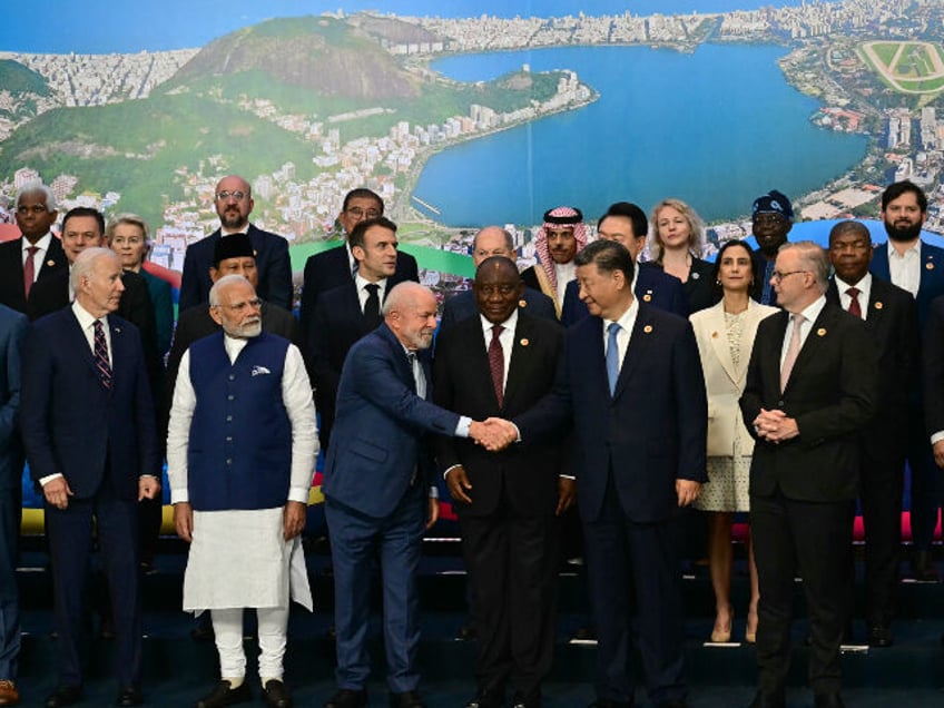 Brazil's President Luiz Inacio Lula da Silva (C left) and China's President Xi J