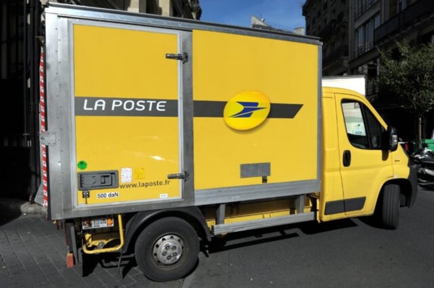 Working with community centres, hospitals and caterers, French postal drivers already deli