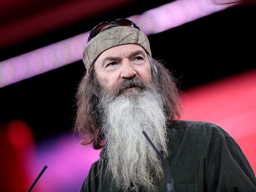 Phil Robertson speaking at the 2015 Conservative Political Action Conference (CPAC) in Nat