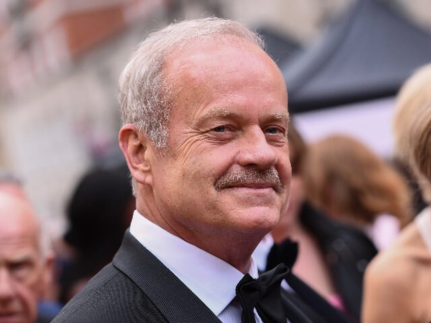 frasier star kelsey grammer says he still supports donald trump paramount reportedly cuts interview short