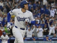 Freddie Freeman triple helps Los Angeles Dodgers dominate Miami Marlins