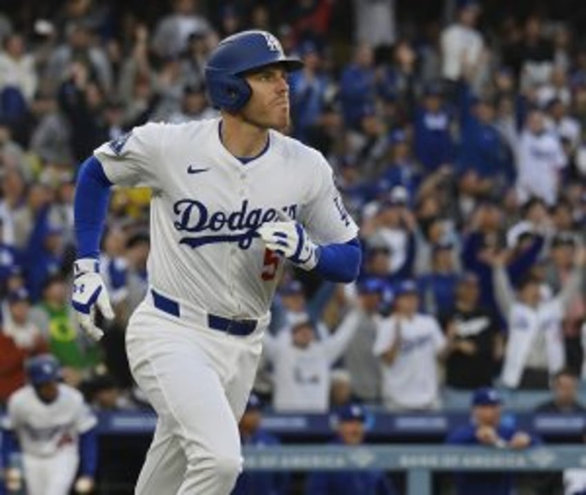 Freddie Freeman triple helps Los Angeles Dodgers dominate Miami Marlins