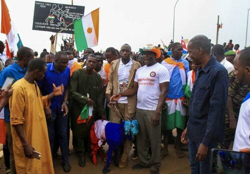 french goats throat slit in massive niger protest demanding withdraw of french forces