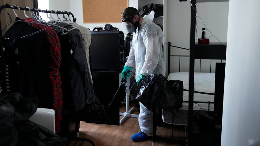 french officials plagued by bedbugs hold emergency meeting ahead of hosting paris olympics its hell