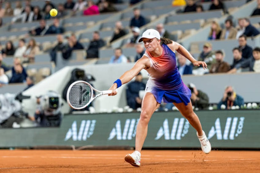 Iga Swiatek is playing during Roland Garros 2024 in Paris, France, on May 29, 2024.