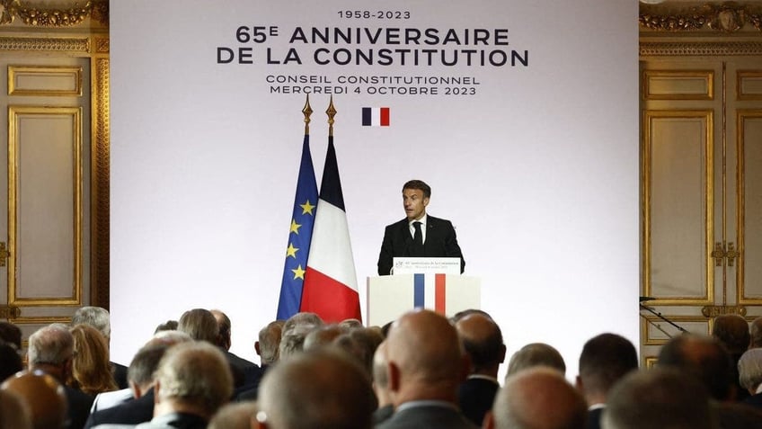 french president seeks to enshrine abortion in countrys constitution