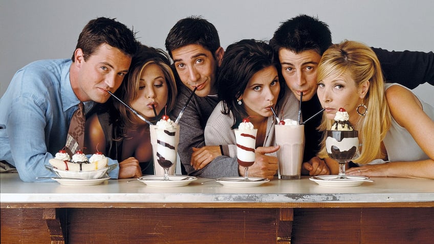 The cast of 'Friends' eats ice cream