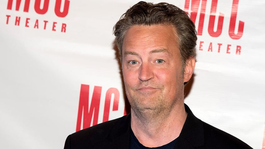 friends star matthew perry wanted children of his own after many failed relationships i cant wait