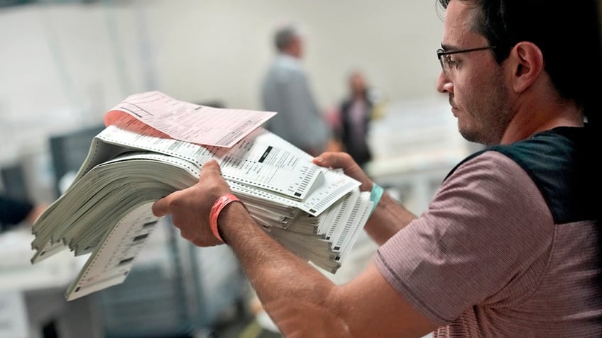 Arizona ballot counting