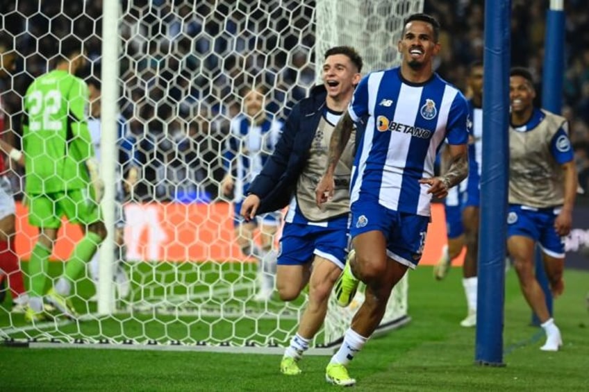 Galeno grabbed a 94th-minute winner for Porto against Arsenal