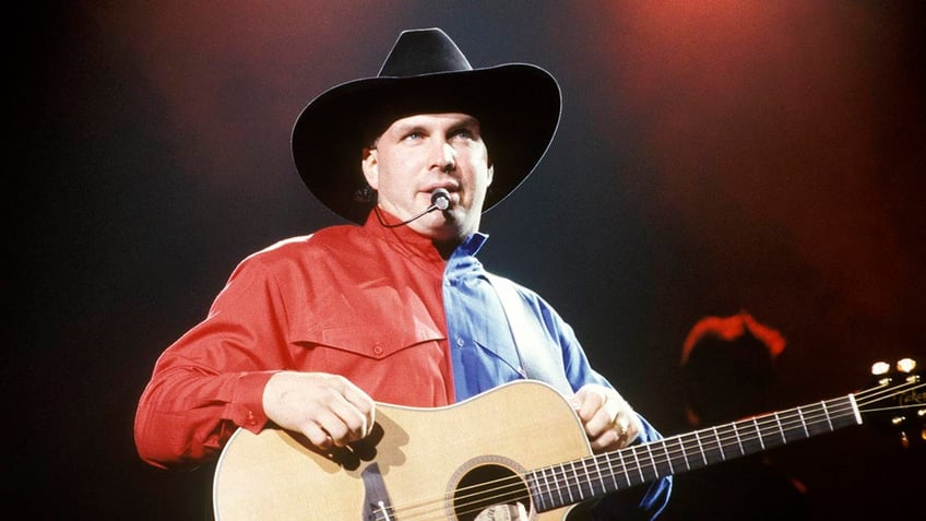 Garth Brooks in 1990