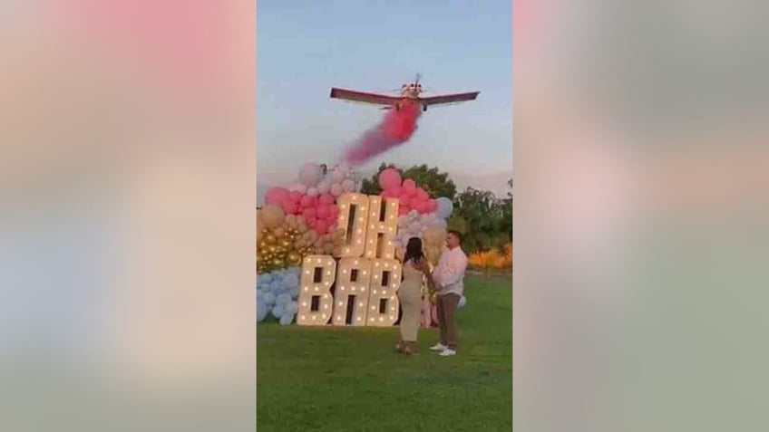 gender reveal turns deadly as stunt plane crashes in mexico