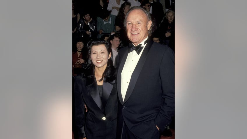 Gene Hackman and Betsy Arakawa on the red carpet