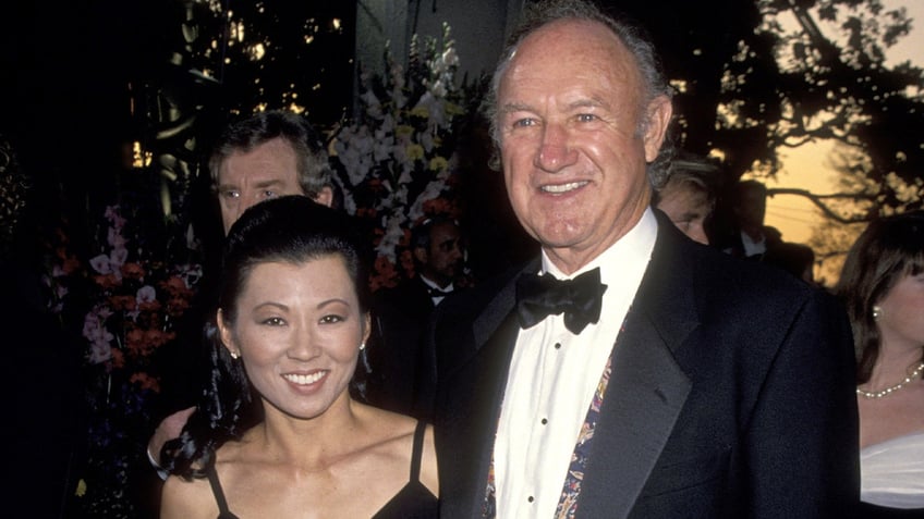 Gene Hackman and Betsy Arakawa smiling