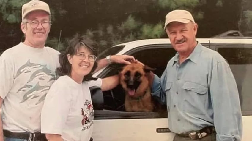 gene hackman photo with dog