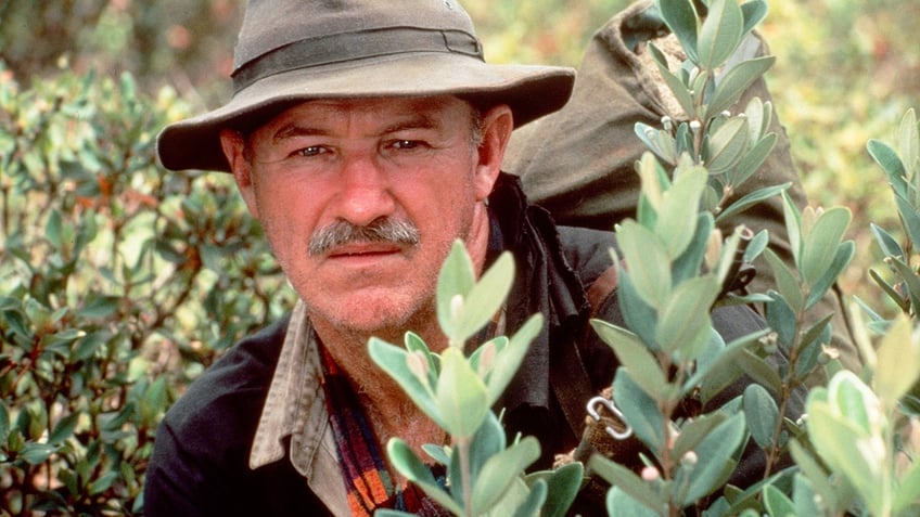 Gene Hackman appears in a classic film scene from Uncommon Valor before his death in 2025