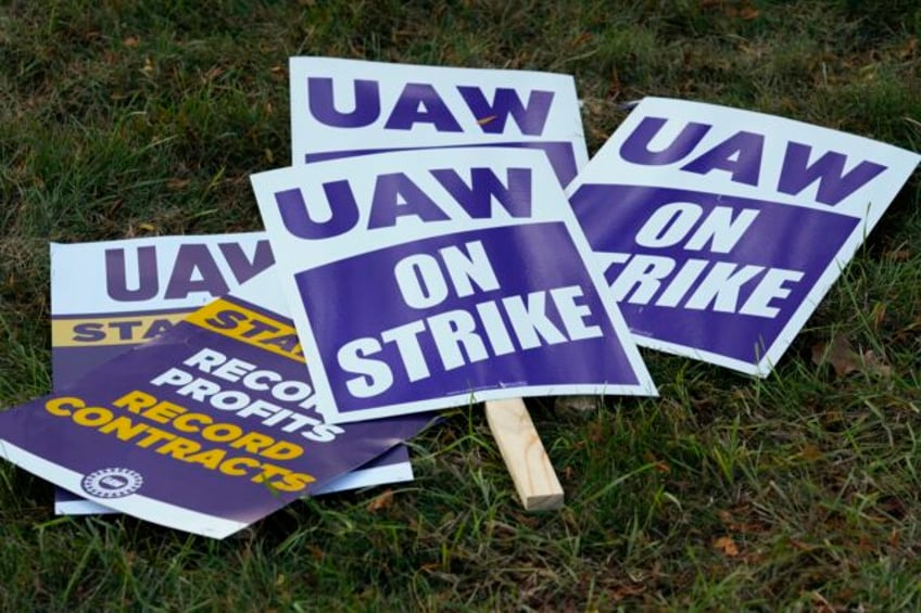 general motors reaches tentative agreement with uaw potentially ending 6 week strike