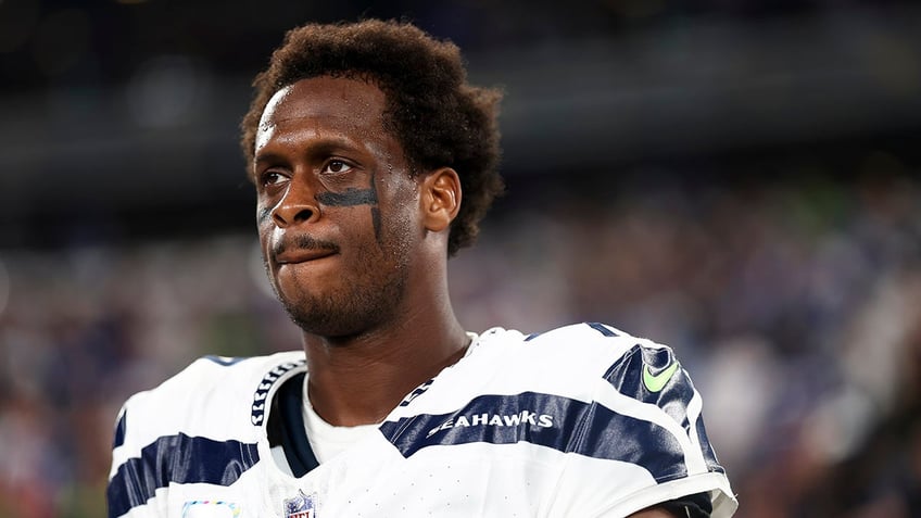 geno smith rips giants player for dirty play that injured quarterback