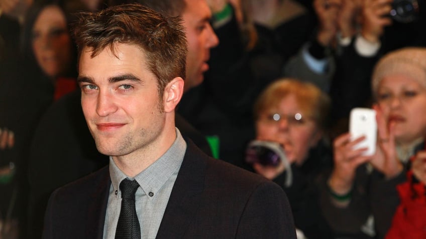 george clooney robert pattinson sandra bullock werent fans of their own hollywood hits