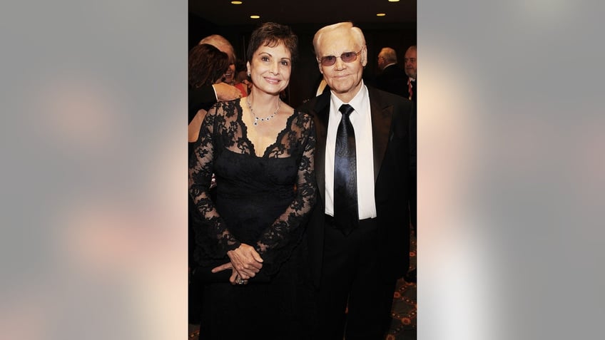 george jones widow admits country music star had to face death to kick crippling cocaine alcohol addiction