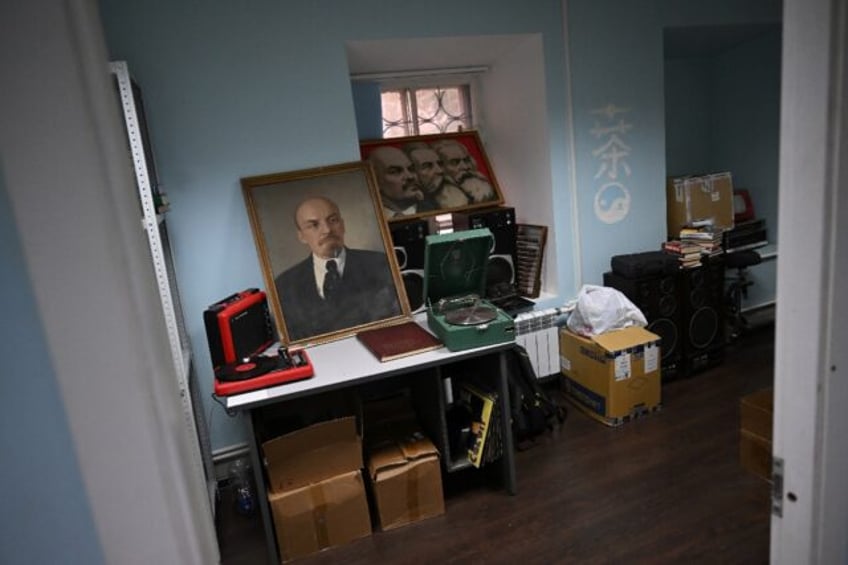 george orwell library shines a light in russia