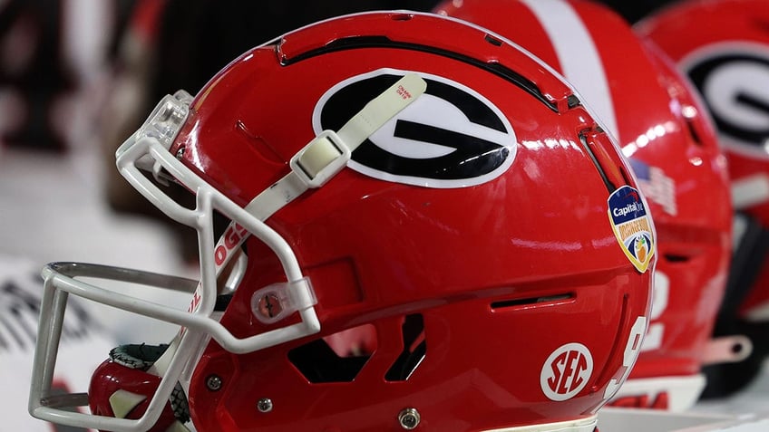 Georgia Bulldogs helmet