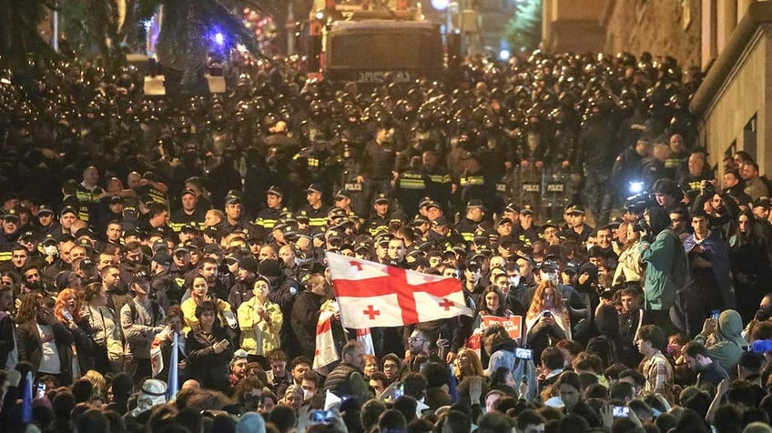 georgia protests mass in the streets