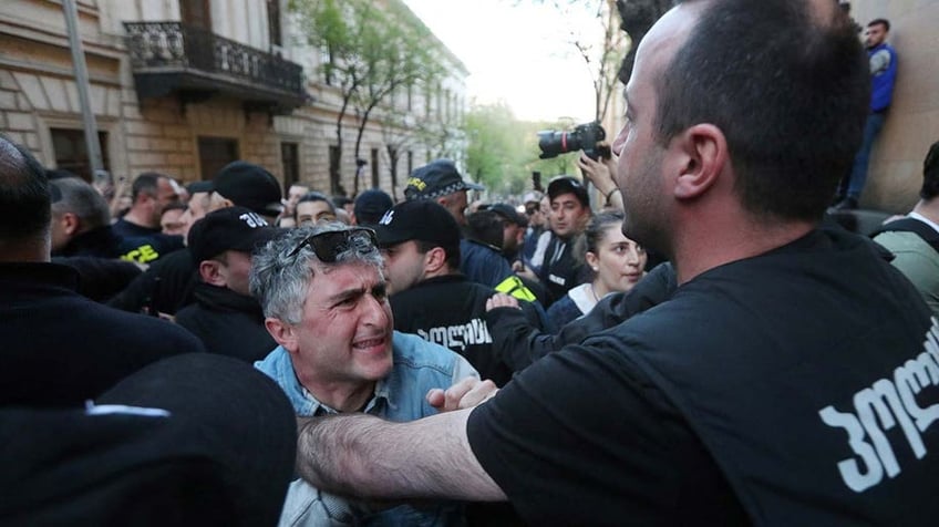 Police and Georgia protesters