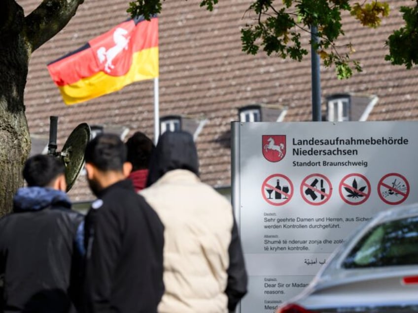 german cabinet members call for massive cuts to asylum seeker benefits amid migration crisis