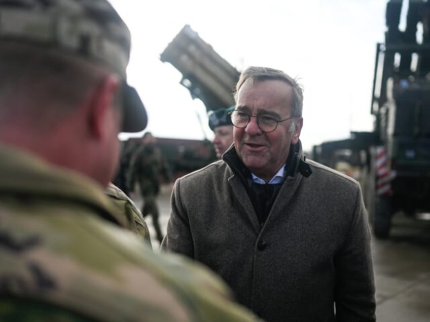 JASIONKA, POLAND - JANUARY 23: German Defense Minister Boris Pistorius speaks with a US so
