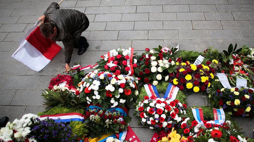 german government presents plans for german polish house to serve as memorial for polish holocaust victims