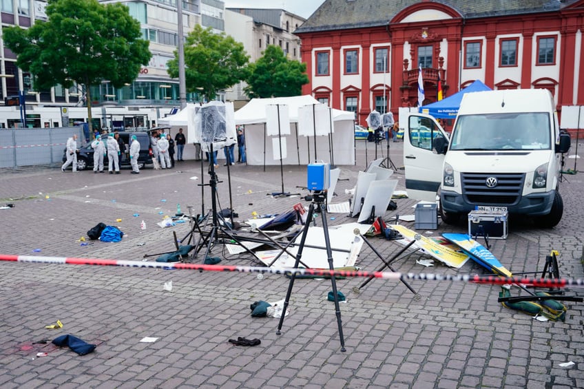 german police shoot knifeman who stabbed anti islamification activist and responding officer