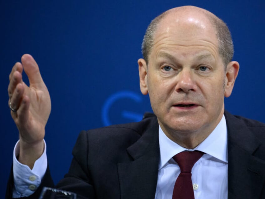 07 April 2022, Berlin: Chancellor Olaf Scholz (SPD) speaks at a press conference after the consultations between the federal government and the heads of government of the federal states in the Chancellor's Office. The main topic of this special MPC was questions about refugee distribution and funding as a result …