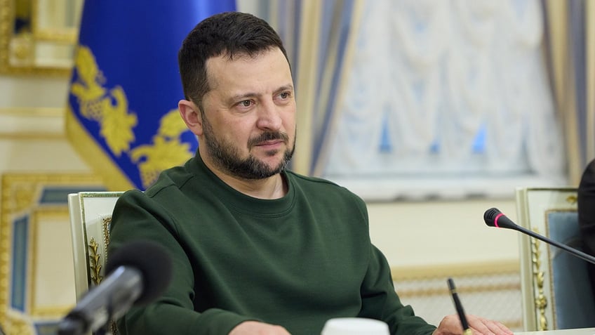 Zelenskyy seen during meeting with Sen. Graham in Kyiv