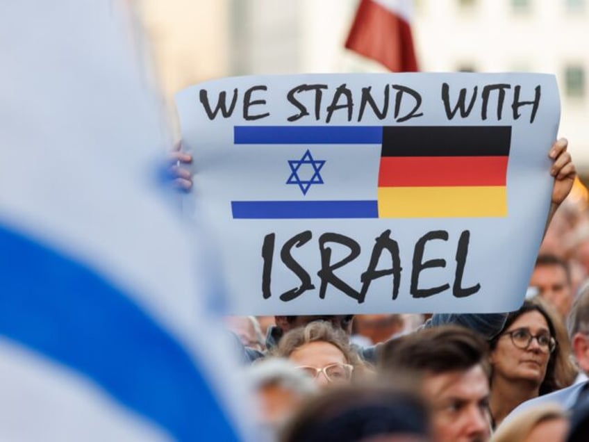 germany offers direct military aid to israel vows crackdown on hamas terrorist support at home