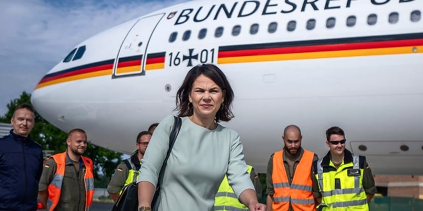 germanys foreign minister abandons pacific trip after multiple problems with government plane