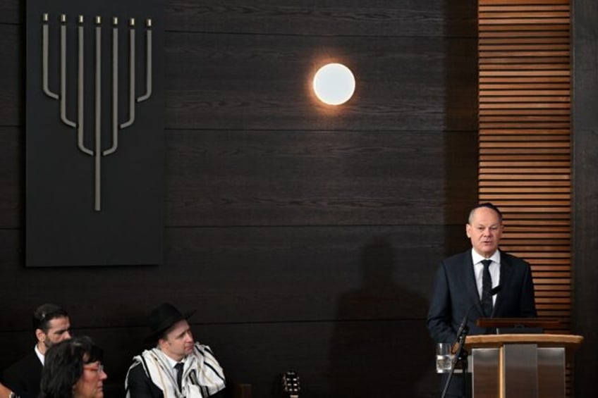 germanys scholz vows support for jews at synagogue opening