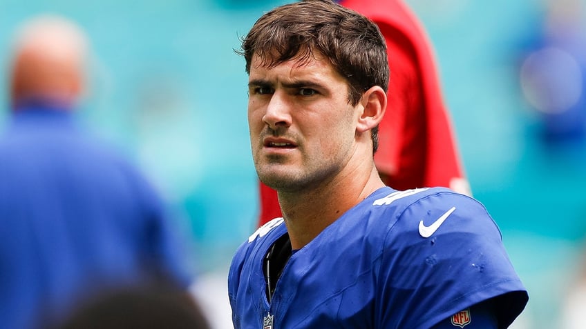Daniel Jones vs Dolphins