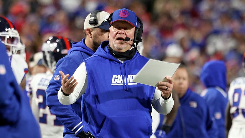 giants brian daboll squashes rumors hes in bad place with dc wink martindale