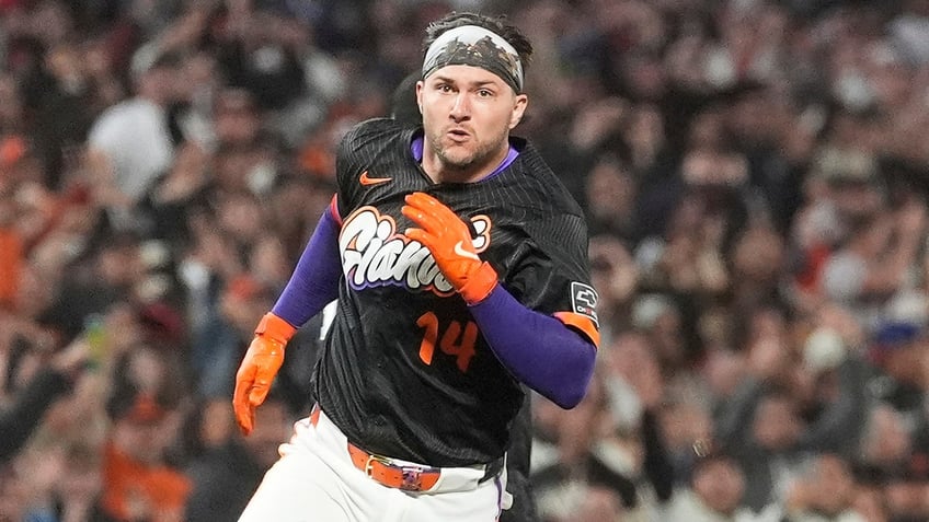 Patrick Bailey rounds the bases
